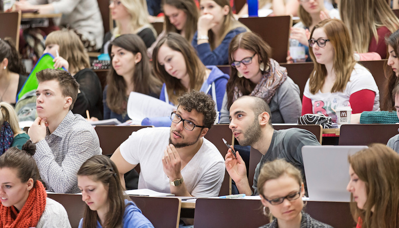 Studierende im Hörsaal